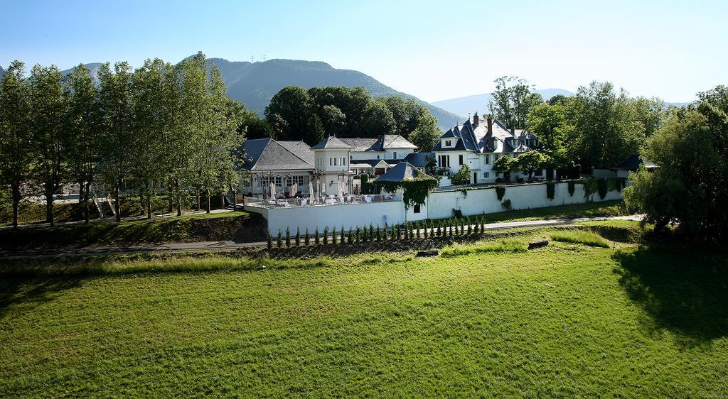 Les Saints Peres Hotel Montagnole Екстериор снимка