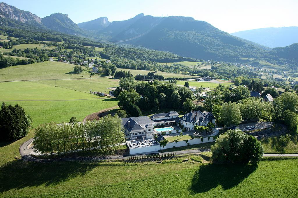 Les Saints Peres Hotel Montagnole Екстериор снимка