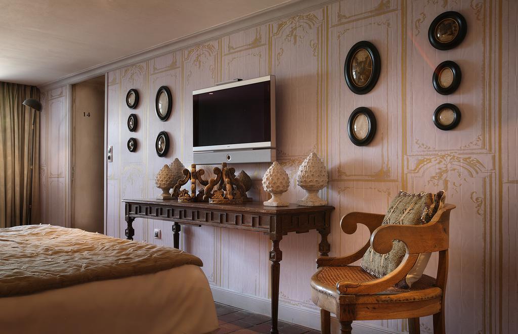 Les Saints Peres Hotel Montagnole Екстериор снимка