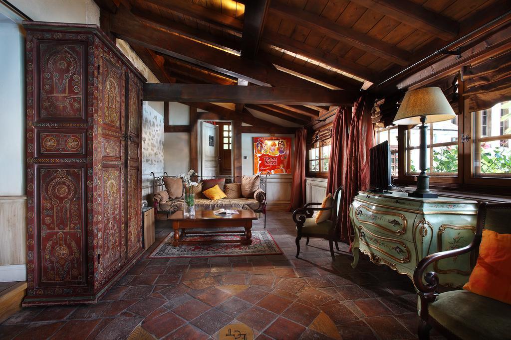 Les Saints Peres Hotel Montagnole Екстериор снимка