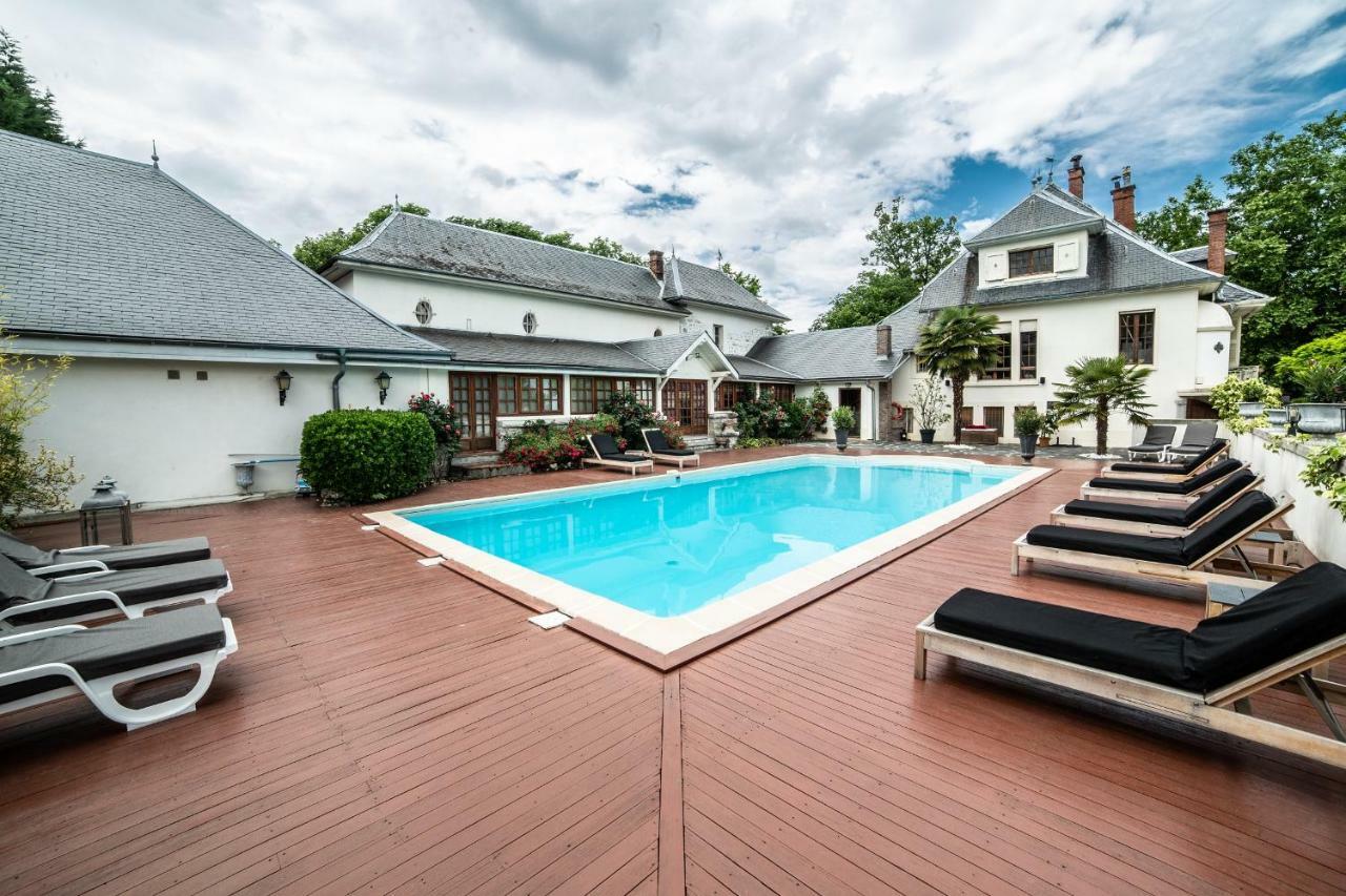 Les Saints Peres Hotel Montagnole Екстериор снимка